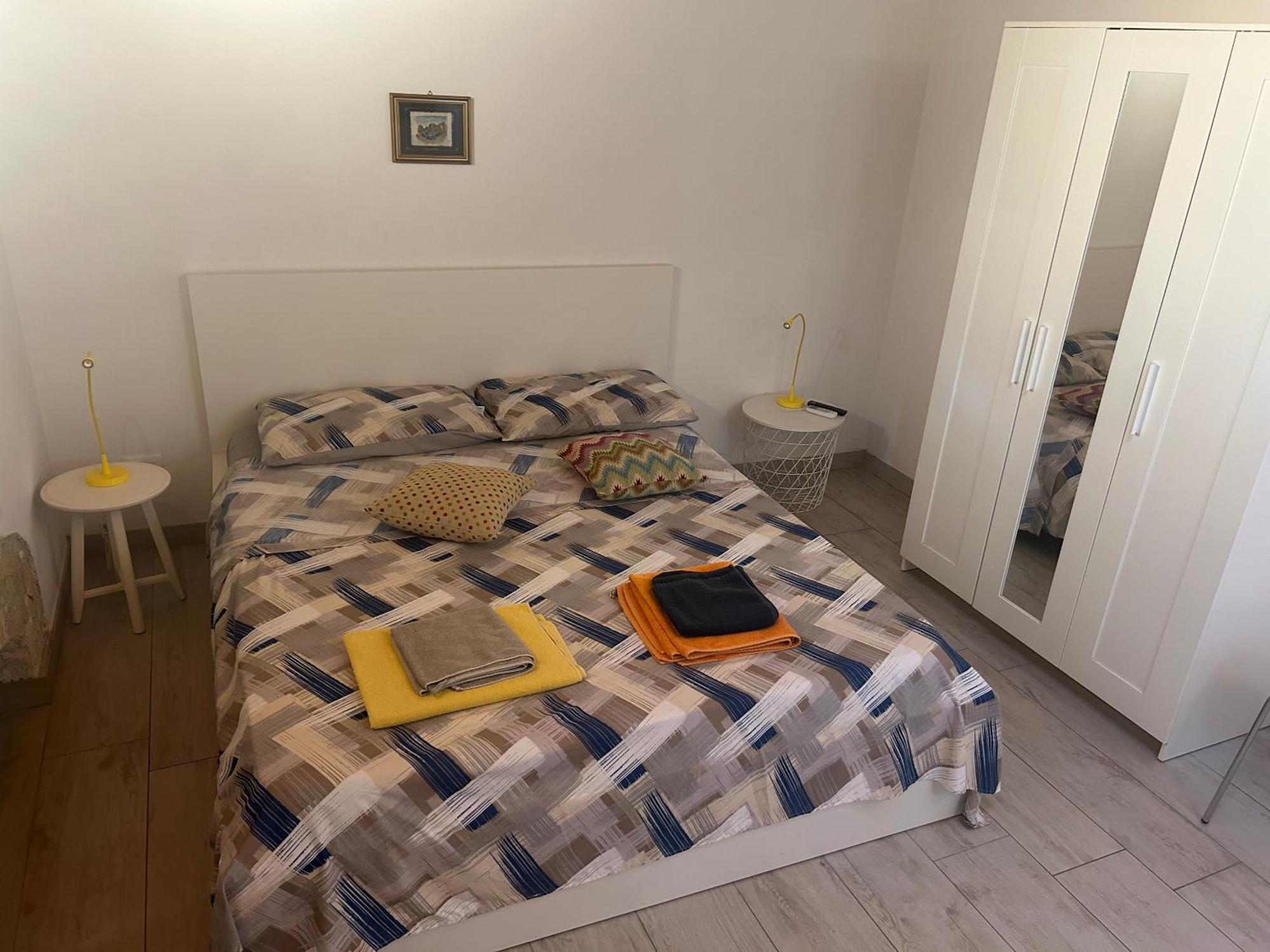 Deni'S Apartments Syracuse Ngoại thất bức ảnh