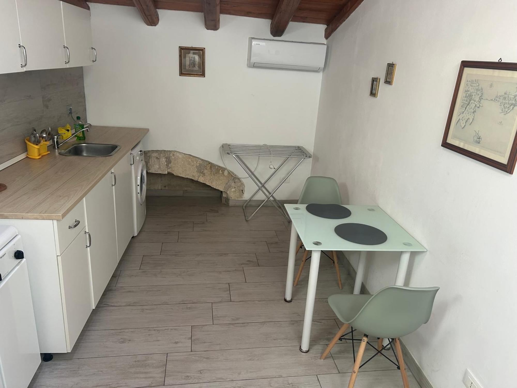 Deni'S Apartments Syracuse Ngoại thất bức ảnh