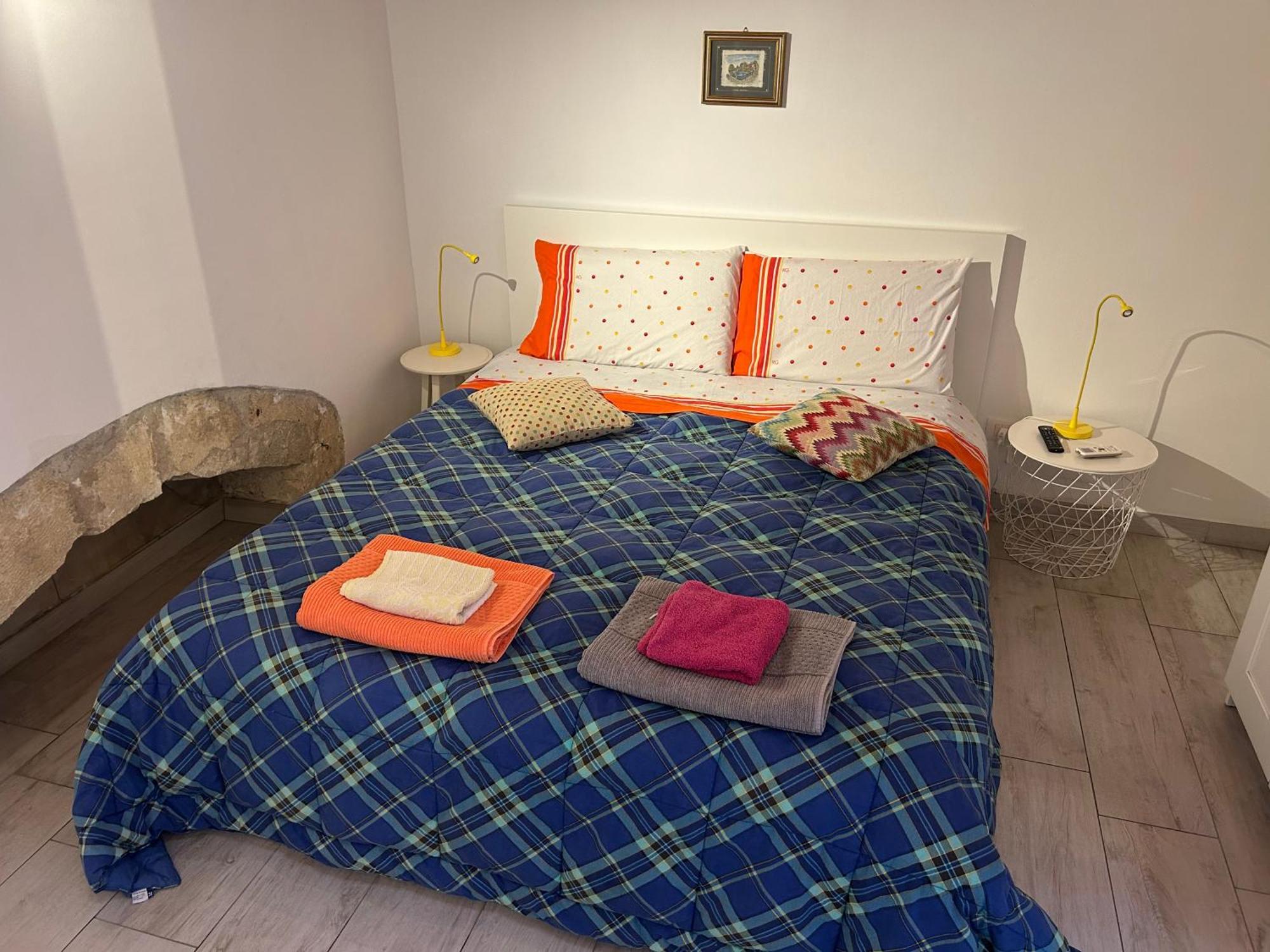Deni'S Apartments Syracuse Ngoại thất bức ảnh