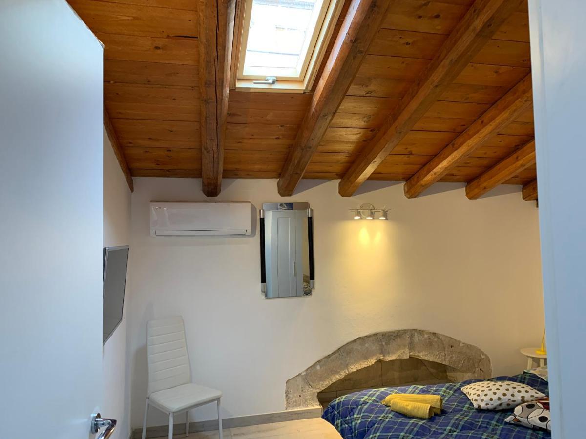 Deni'S Apartments Syracuse Ngoại thất bức ảnh