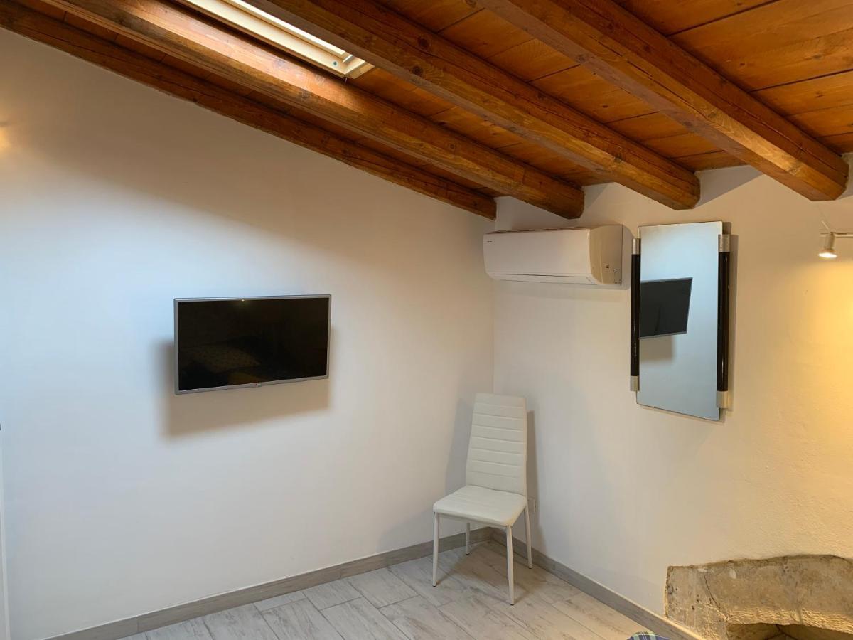 Deni'S Apartments Syracuse Ngoại thất bức ảnh